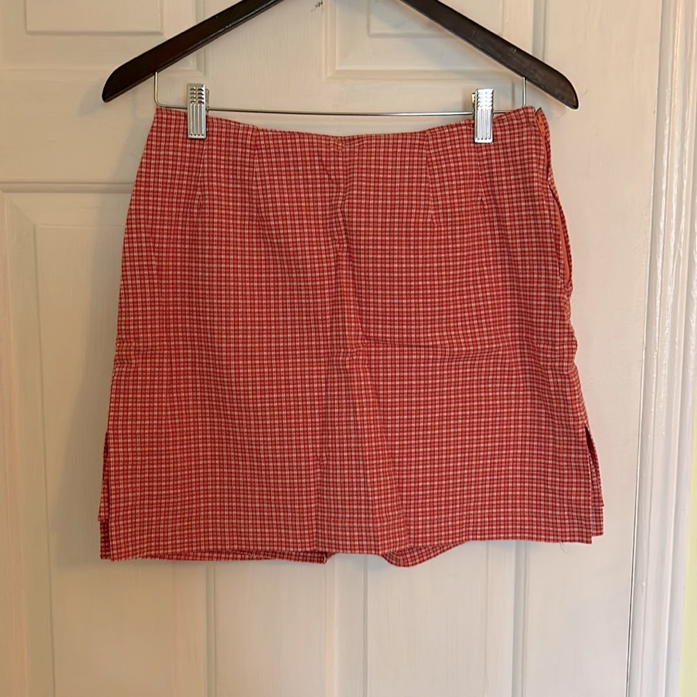 Skort with side zipper